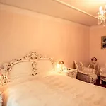 Gold Hotel