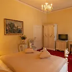 Gold Szálloda 4*