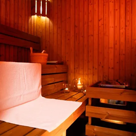 Rozmbersky Dvur 4* Cesky Krumlov