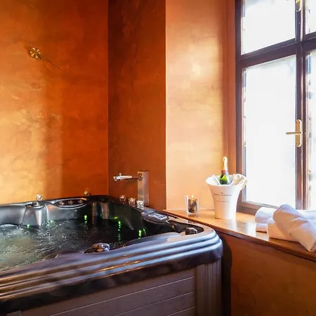 Rozmbersky Dvur Hotel Český Krumlov