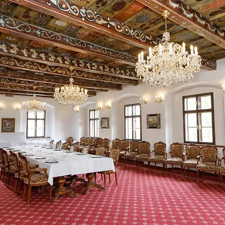 Rozmbersky Dvur 4* Cesky Krumlov