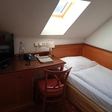 Rozmbersky Dvur 4* Cesky Krumlov