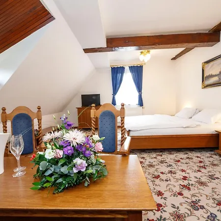 Rozmbersky Dvur Hotel Cesky Krumlov