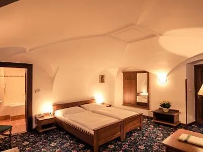 Rozmbersky Dvur Cesky Krumlov