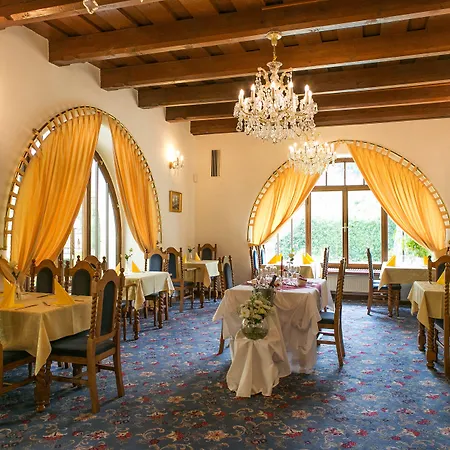 Rozmbersky Dvur Hotel