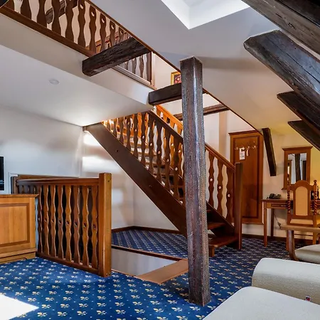 Lh Gold Hotel 4*