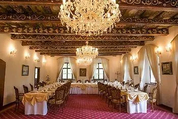 Rozmbersky Dvur 4* Cesky Krumlov
