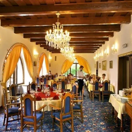 Rozmbersky Dvur Hotell