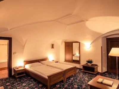 Hotel Rozmbersky Dvur 4*