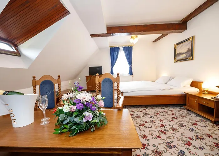 Rozmbersky Dvur 酒店 Český Krumlov