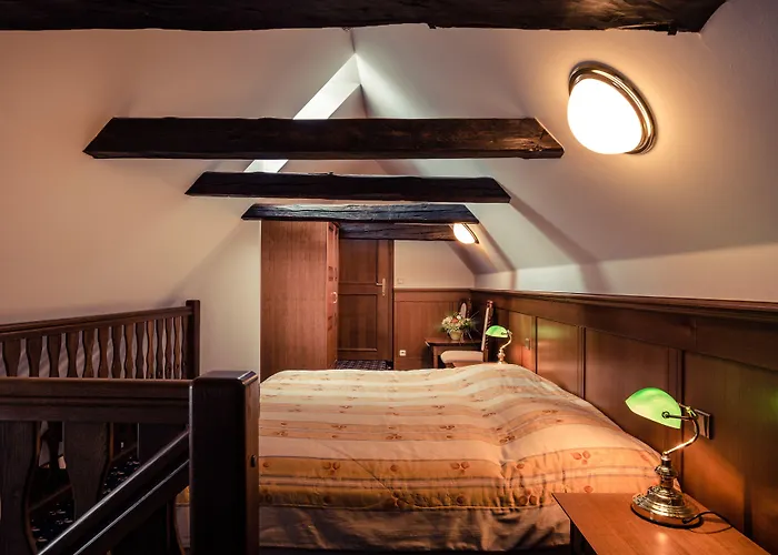 Rozmbersky Dvur Cesky Krumlov