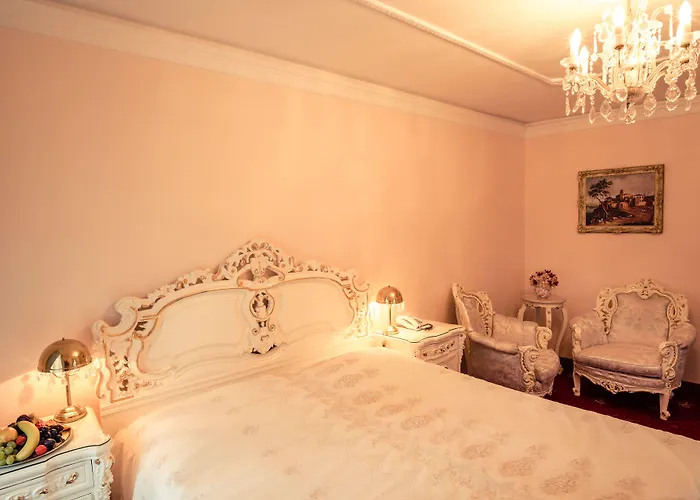 Rozmbersky Dvur Otel