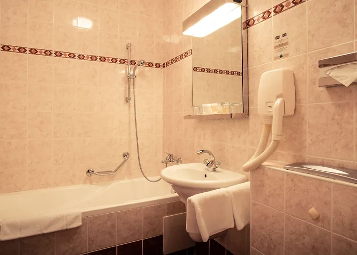 Rozmbersky Dvur 4* Cesky Krumlov
