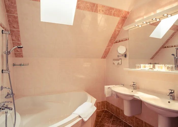 Rozmbersky Dvur Otel Český Krumlov