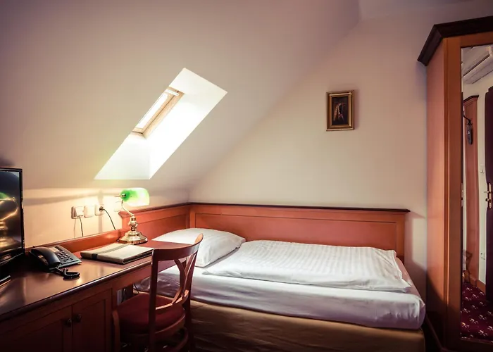 Rozmbersky Dvur Cesky Krumlov