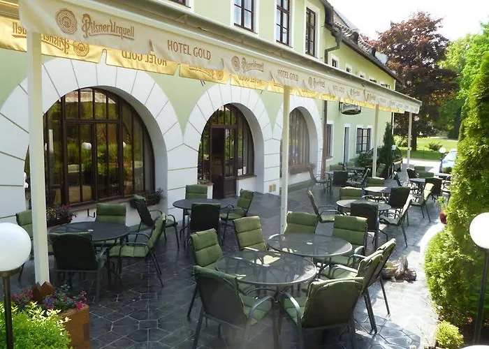 Rozmbersky Dvur 酒店 4*